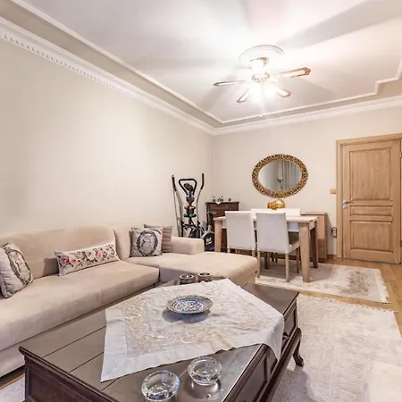 Cozy Retreat 2 Min To Kanyon Mall * Istanbul