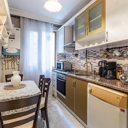 Cozy Retreat 2 Min To Kanyon Mall Apartment Istanbul
